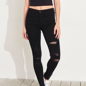 NWOT Hollister Distressed High Rise Black Jeans